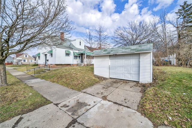 21202 Gardenview Drive, Maple Heights, OH 44137