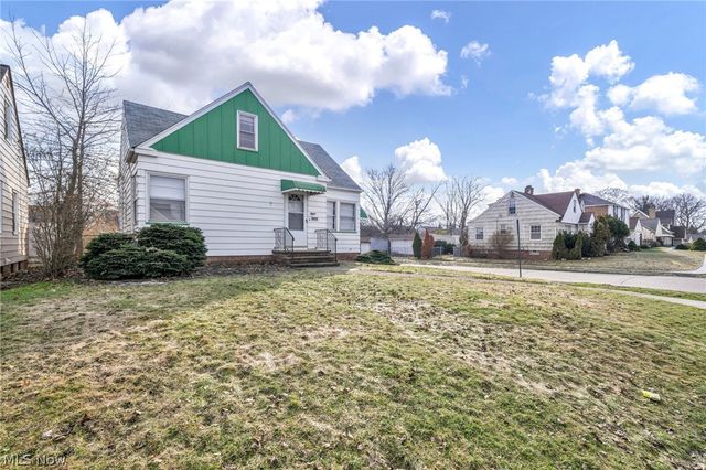 21202 Gardenview Drive, Maple Heights, OH 44137