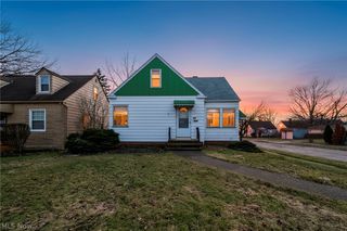 21202 Gardenview Drive, Maple Heights, OH 44137