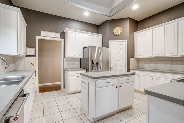 417 Jeffdale Drive, Burleson, TX 76028