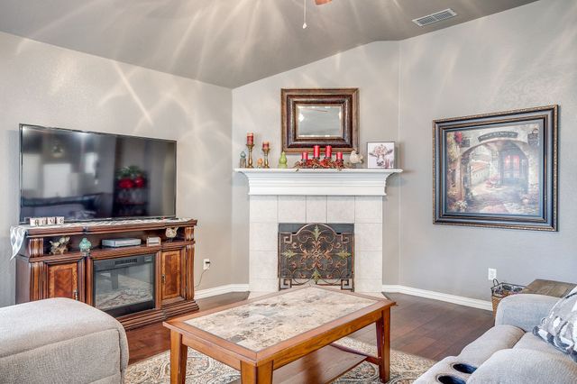 417 Jeffdale Drive, Burleson, TX 76028