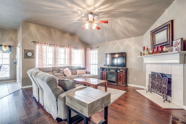 417 Jeffdale Drive, Burleson, TX 76028