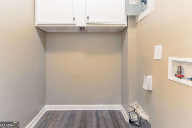 881 Mercury Drive NW, Atlanta, GA 30331