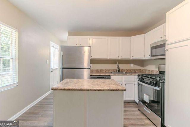 881 Mercury Drive NW, Atlanta, GA 30331