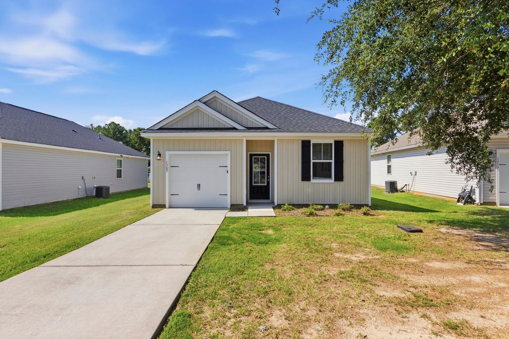 1307 Warrens Way, Manning, SC 29102