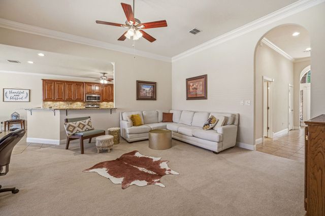 137 N Natural Spring Lane, Azle, TX 76020