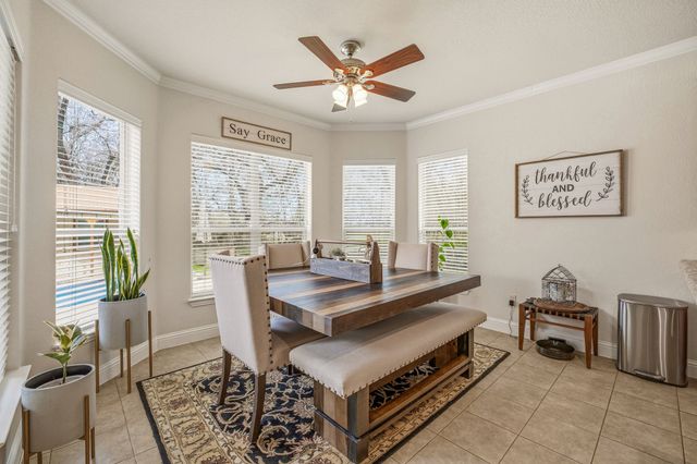 137 N Natural Spring Lane, Azle, TX 76020