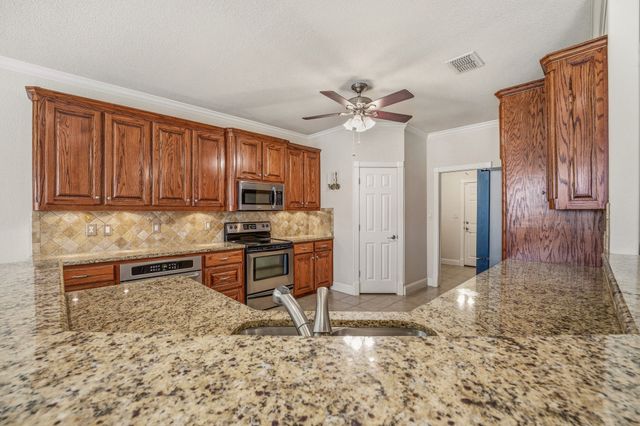 137 N Natural Spring Lane, Azle, TX 76020