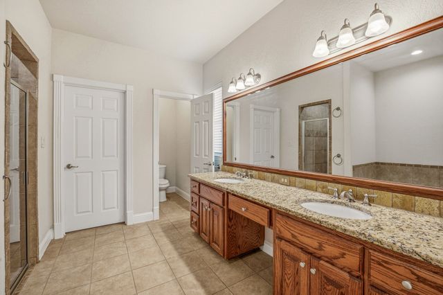 137 N Natural Spring Lane, Azle, TX 76020