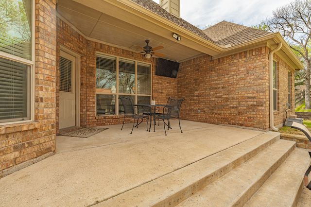 137 N Natural Spring Lane, Azle, TX 76020