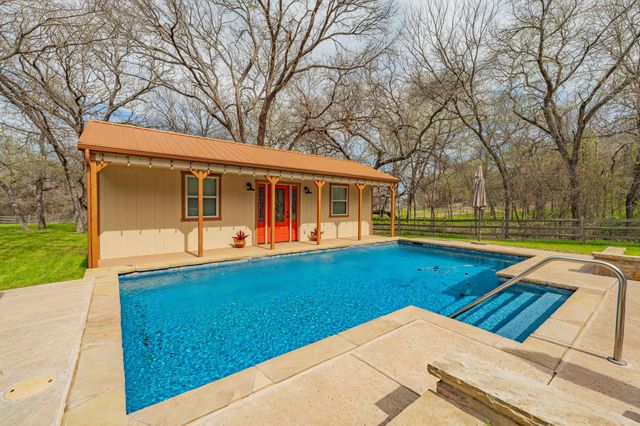 137 N Natural Spring Lane, Azle, TX 76020