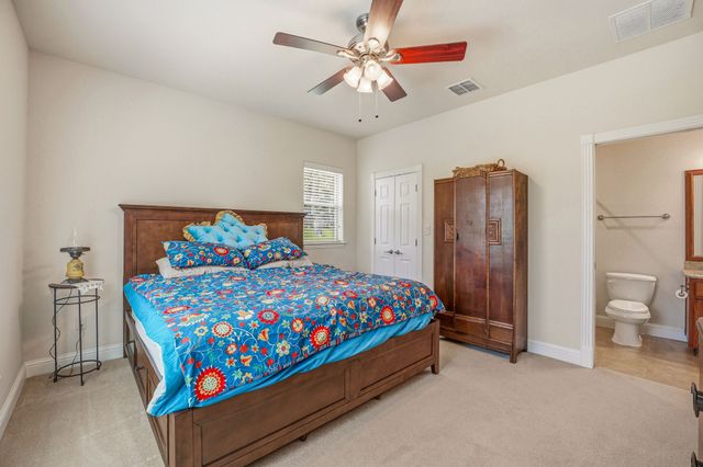 137 N Natural Spring Lane, Azle, TX 76020