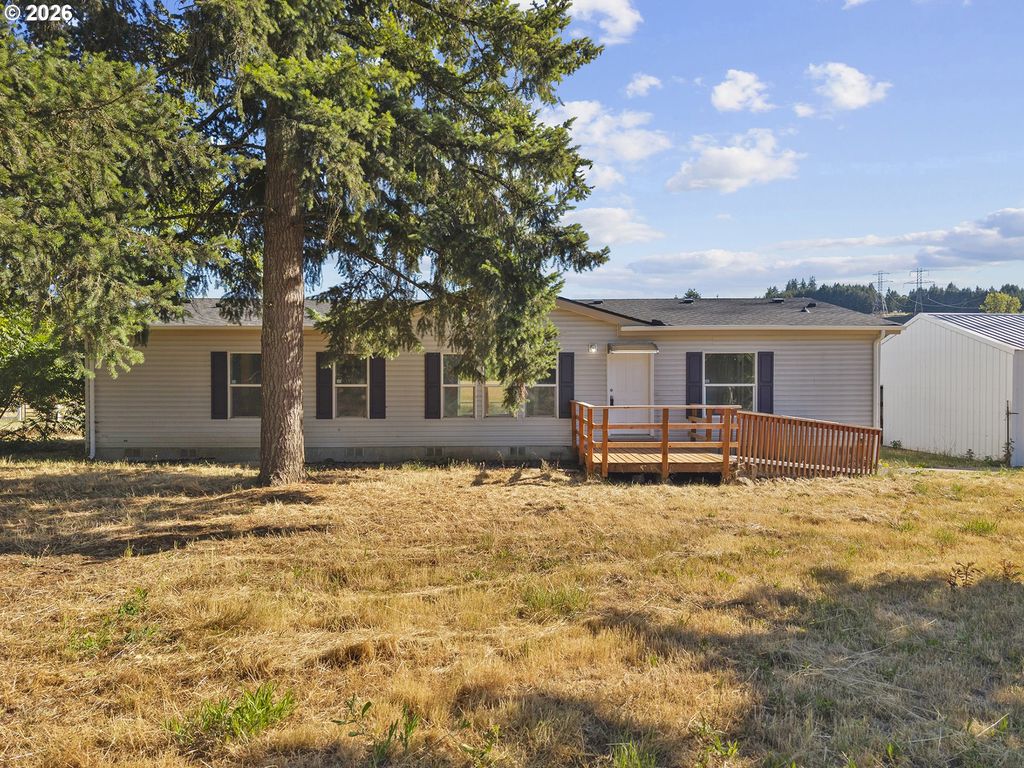 Image 1 of property listing at 20850 Ne HIGHWAY 240, Newberg, OR 97132