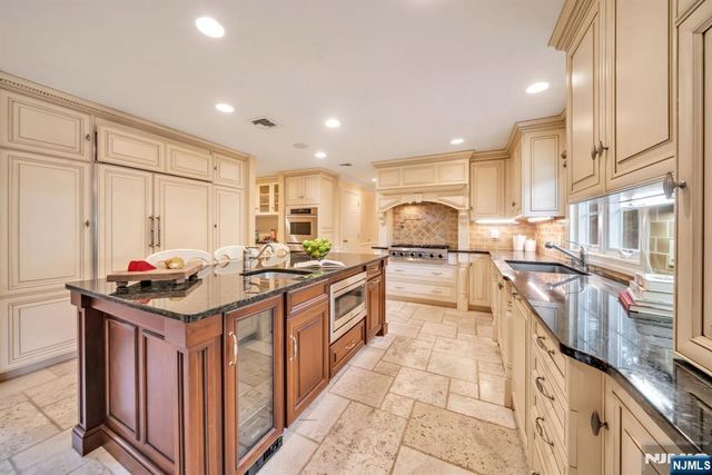 56 Arnold Avenue, Closter, NJ 07624