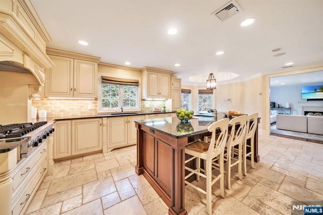 56 Arnold Avenue, Closter, NJ 07624