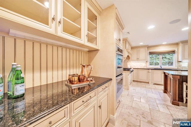 56 Arnold Avenue, Closter, NJ 07624