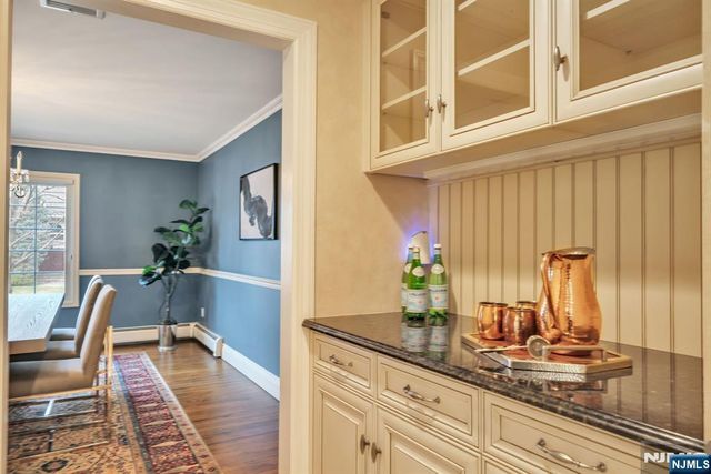 56 Arnold Avenue, Closter, NJ 07624