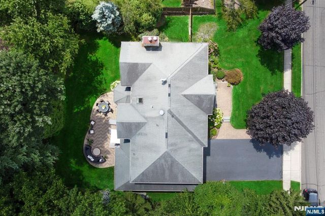 56 Arnold Avenue, Closter, NJ 07624