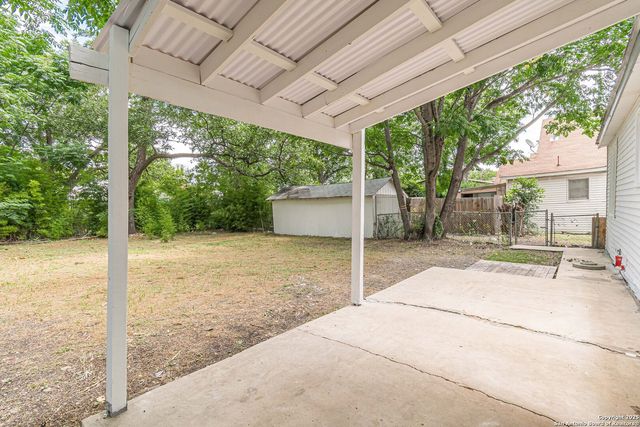 1913 Santa Anna, San Antonio, TX 78201