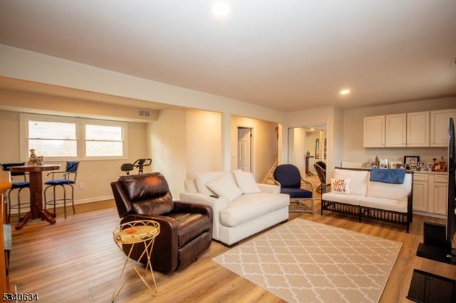 5 Mountain View Dr, Wantage Twp., NJ 07461