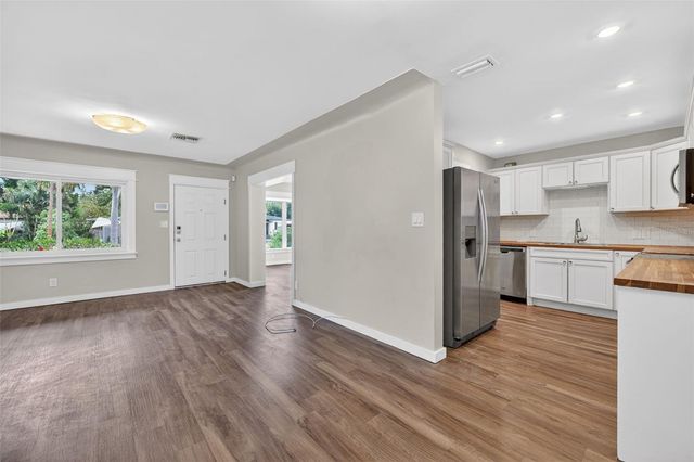 5130 2ND AVENUE N, St Petersburg, FL 33710