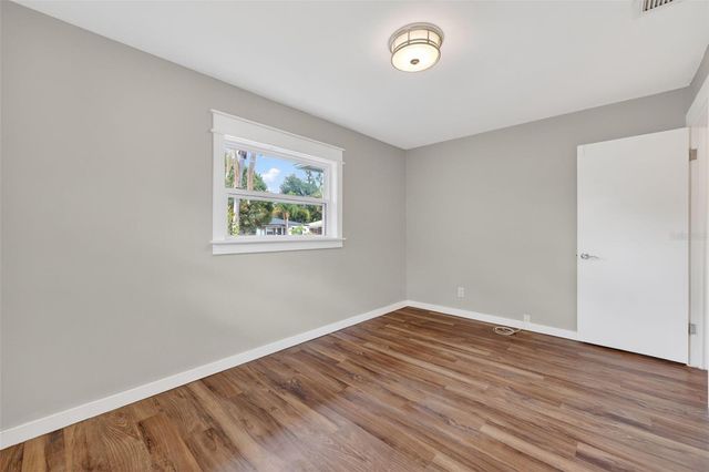 5130 2ND AVENUE N, St Petersburg, FL 33710