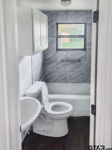 1216 S Francis St, Tyler, TX 75701