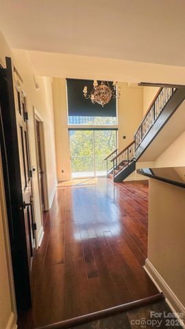300 W 5th Street, Charlotte, NC 28202