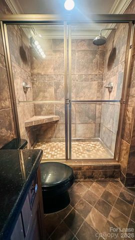 300 W 5th Street, Charlotte, NC 28202