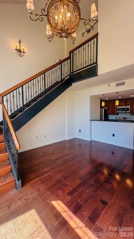 300 W 5th Street, Charlotte, NC 28202