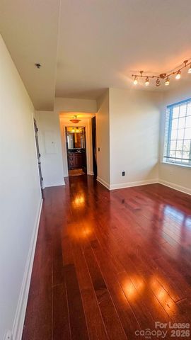 300 W 5th Street, Charlotte, NC 28202