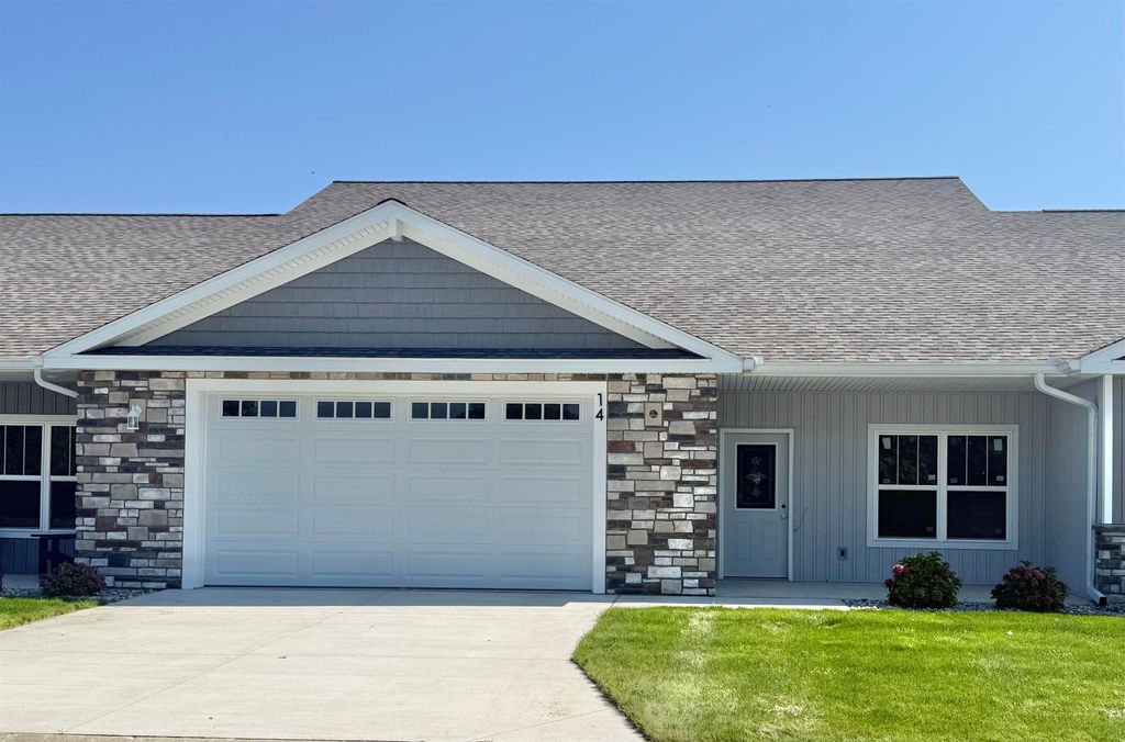 14 Cove Drive, Bay City, MI 48706