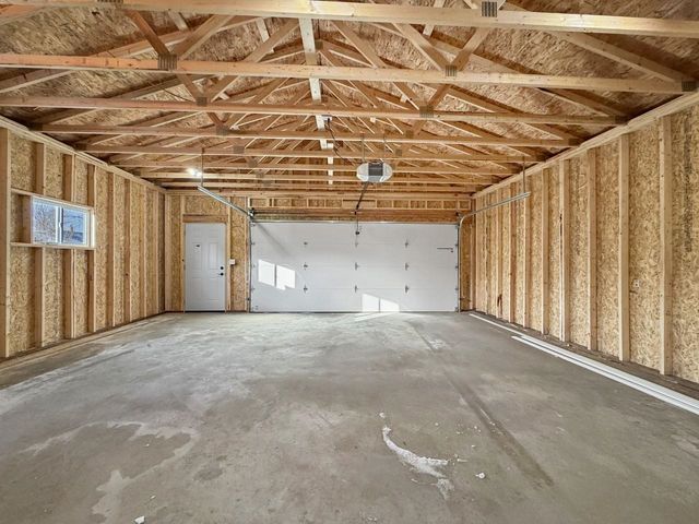 1017 2nd St. NE, Minot, ND 58703