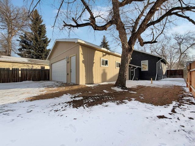 1017 2nd St. NE, Minot, ND 58703