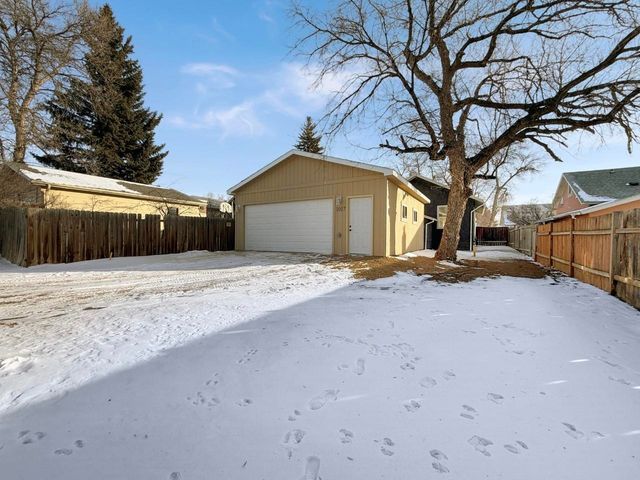 1017 2nd St. NE, Minot, ND 58703