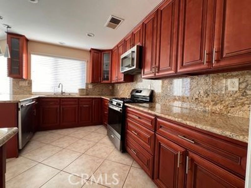 12 Granada, Irvine, CA 92602 — photo 4