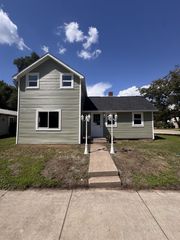 719 WARE STREET, Waupaca, WI 54981