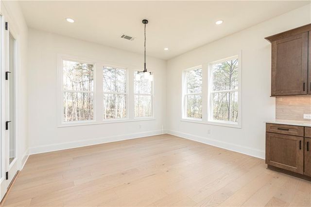 713 Keystone Drive, Woodstock, GA 30188