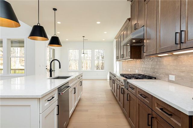 713 Keystone Drive, Woodstock, GA 30188