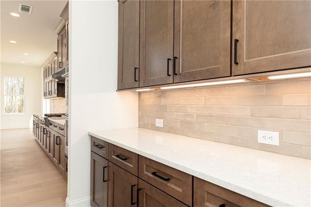 713 Keystone Drive, Woodstock, GA 30188