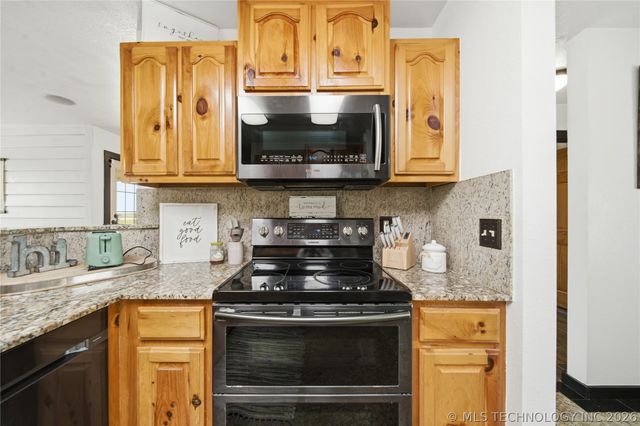 4654 E 181st Street N, Skiatook, OK 74070