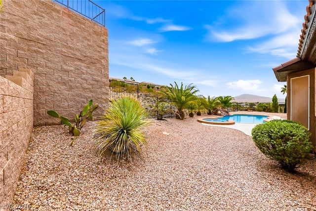 2306 Schaeffer Hills Drive, Henderson, NV 89052