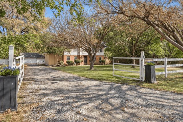 8912 S Hickory Road, Krum, TX 76249