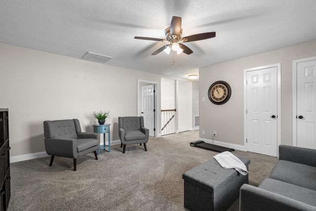 8912 S Hickory Road, Krum, TX 76249