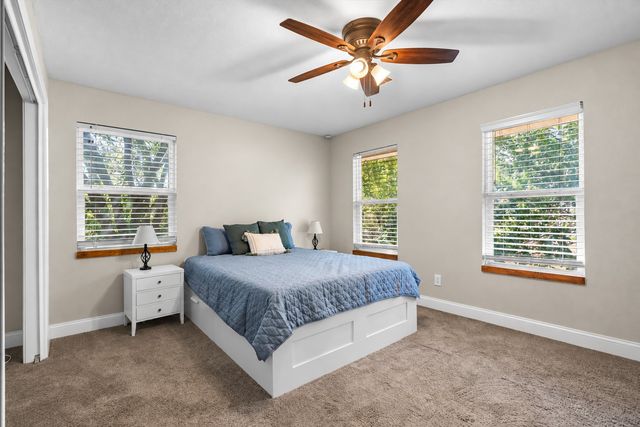 8912 S Hickory Road, Krum, TX 76249
