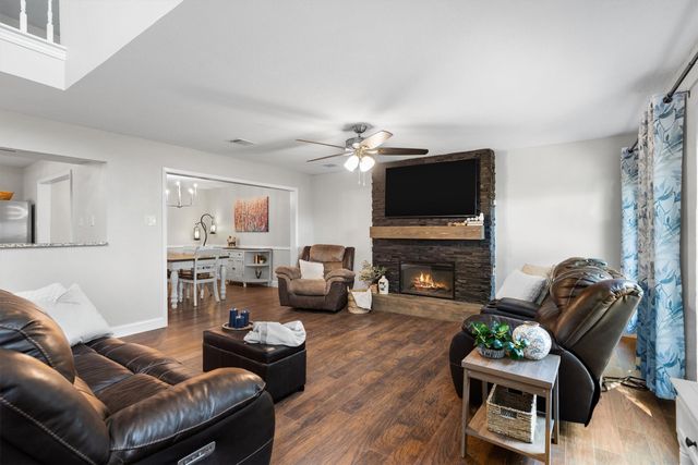8912 S Hickory Road, Krum, TX 76249