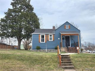 1200 N Benton Avenue, St Charles, MO 63301