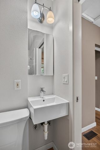 12809 4th Avenue S, Burien, WA 98168