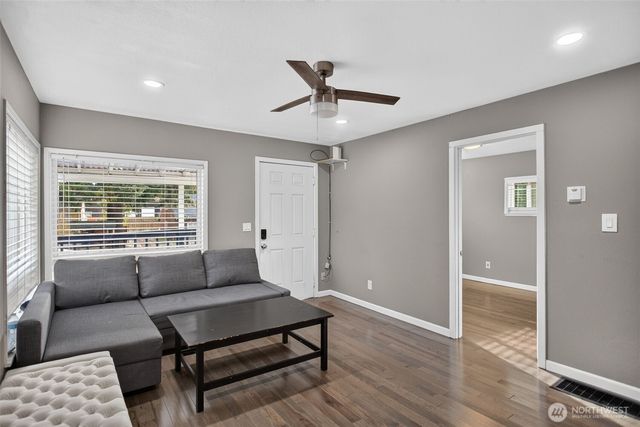 12809 4th Avenue S, Burien, WA 98168