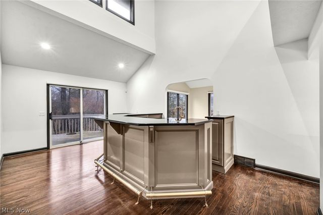 2 Salem Court, Beachwood, OH 44122